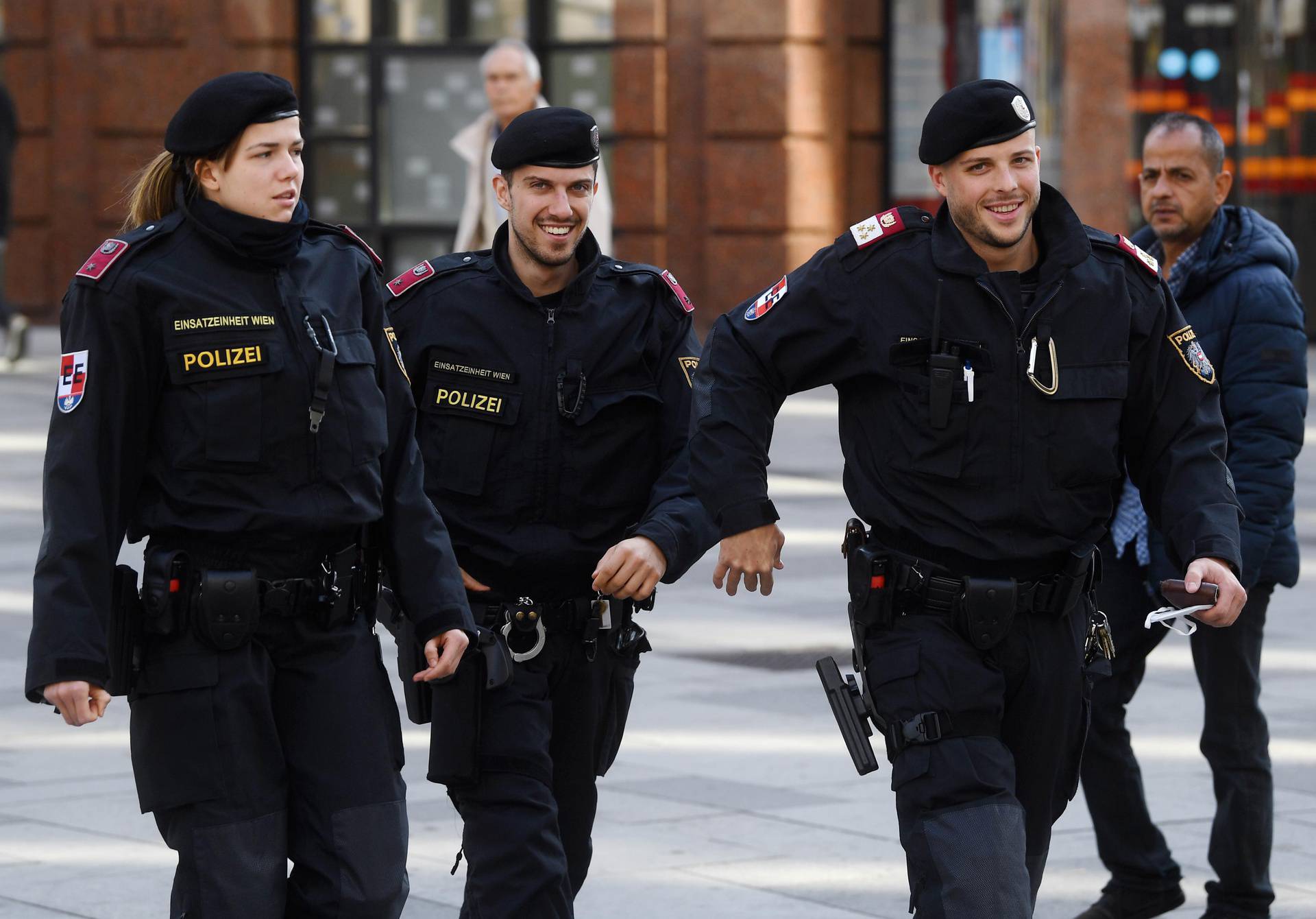 Cijeli je Beč danas modri: Gdje god se okreneš, Hrvati! Policija češlja sve, a potvrde ne pitaju...