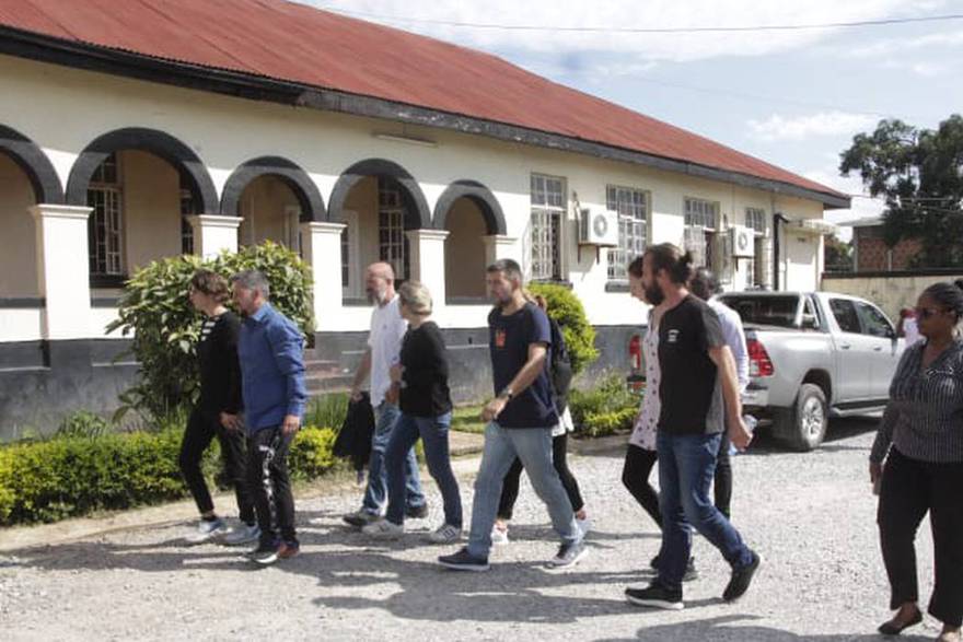 Pogledajte kako Hrvati izlaze sa suda u Ndoli: Branit će se sa slobode, odobrili im jamčevinu