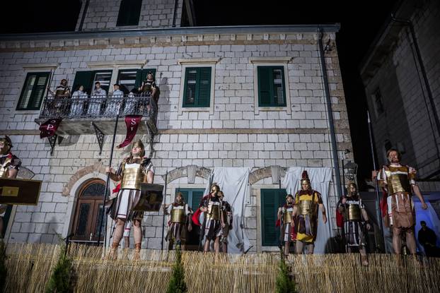 U Imotskom na Cvjetnicu uprizorena „Imotska Muka“, scenski prikaz Muke Gospodina našega Isusa Krista 