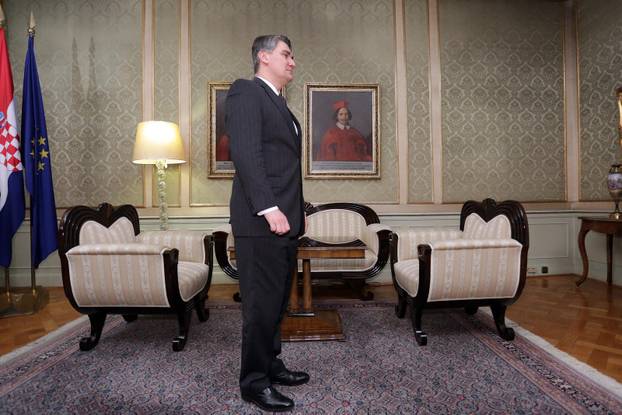 ARHIVA: 2016. Zagreb: Primopredaja vlasti izme?u Milanovi?a i Oreškovi?a u Banskim dvorima 