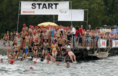 Oko 2.000 plivača u utrci jezerom dugim 1.500 m