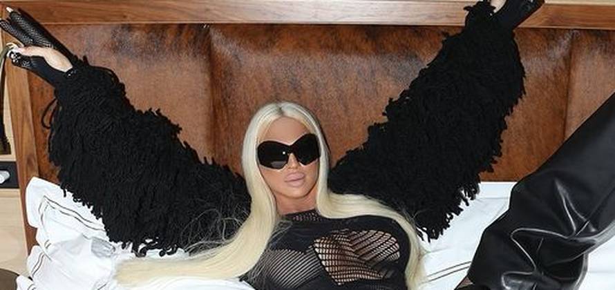 U fatalnom izdanju samo vezice držale sve na mjestu: Karleuša više otkrila, nego što je pokrila