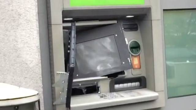 Nastavljen niz: Pajserom su razvalili bankomat u Zagrebu