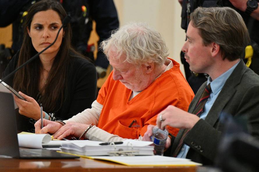 Actor Timothy Busfield pre-detention hearing in Albuquerque