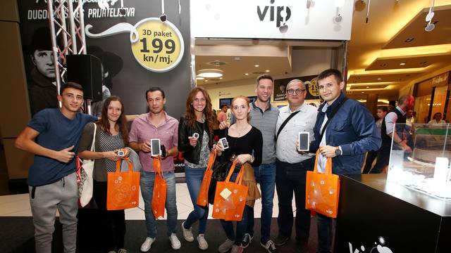Početak prodaje iPhonea 7 uz Marijanu Batinić i Luku Bulića