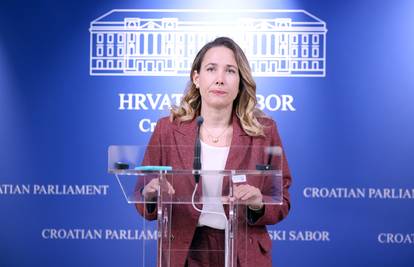 Selak Raspudić: Mobitele koristiti u školama samo za edukacijske i medicinske svrhe