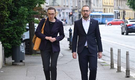 Tomašević stigao u USKOK: 'Očito je cilj da nas se provuče kroz blato, ali neće uspjeti!'
