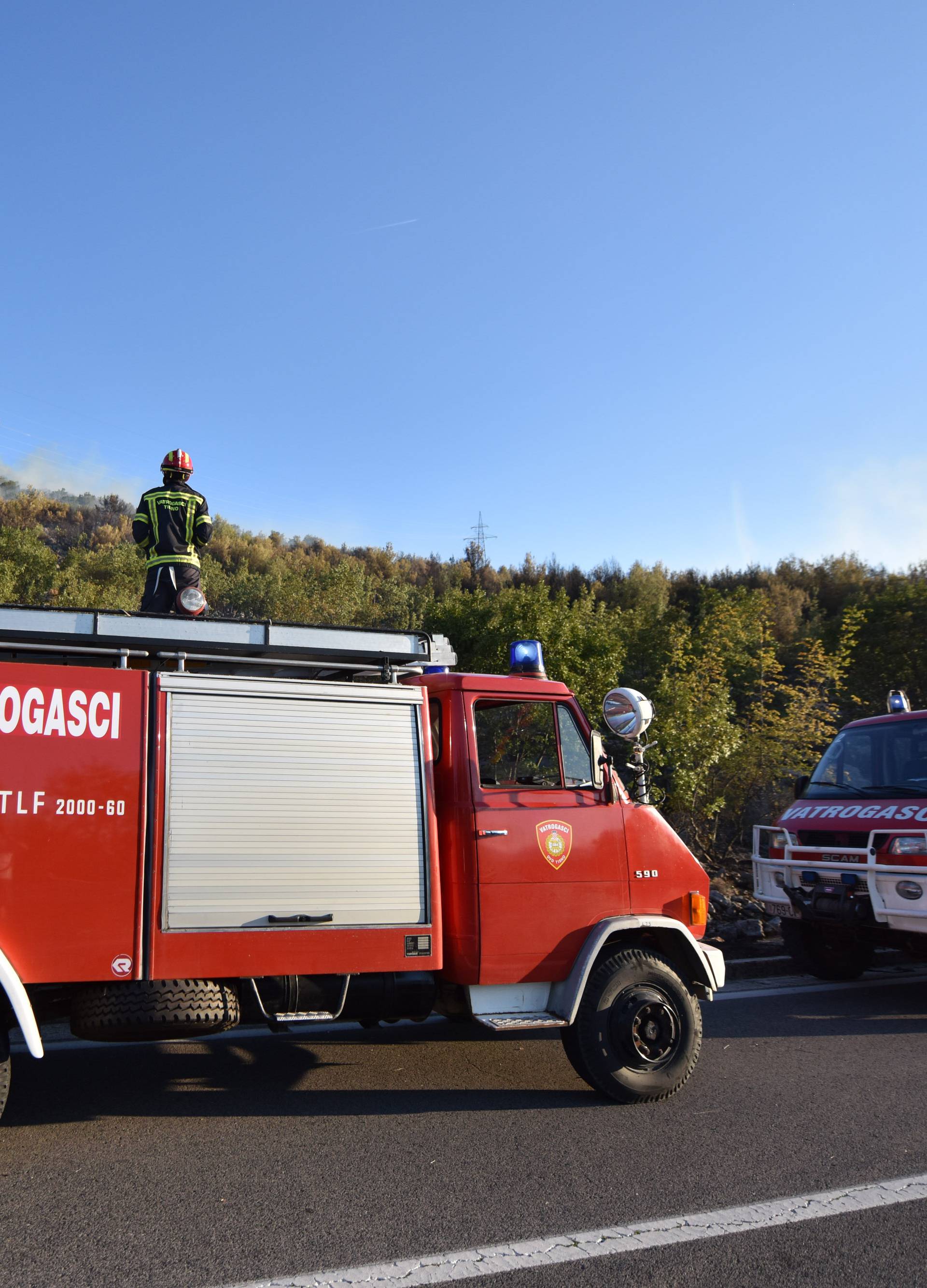 Gori i na Trtaru: Požar je na prilično nepristupačnom terenu