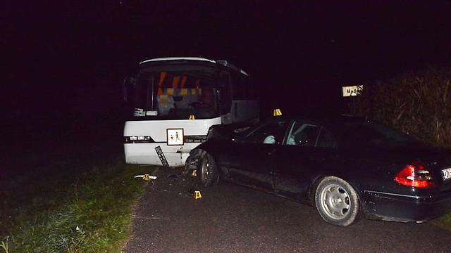 Sudarili se automobil i autobus pun djece: 'Jako su šokirani...'