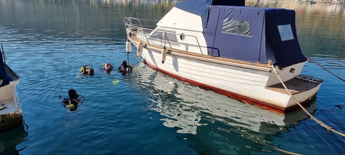 Ronioci očistili more kraj Bakra, izvukli su gume, staklo, plastiku