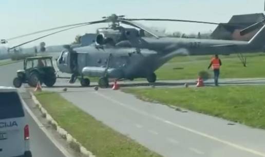 VIDEO Traktor šlepao helikopter u Velikoj Gorici, ljudi u šoku: 'U ovo nitko neće povjerovati...'