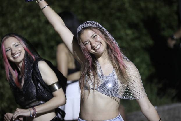 Split: Dolazak partijanera na drugu večer Ultra Europe festivala 2025.