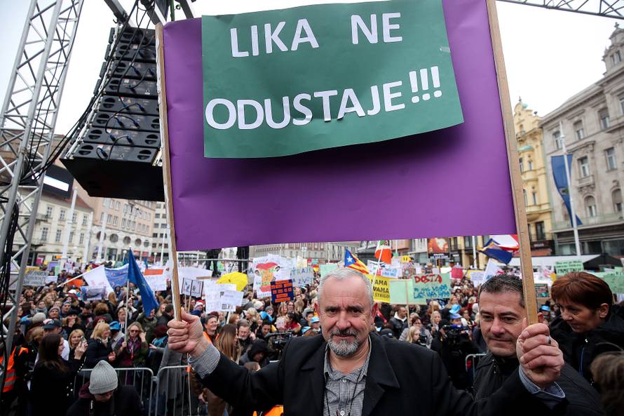 'Dosta je!' Najsnažnije poruke koje su učitelji poručili Vladi