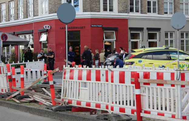 Several people have been injured in a collision near Dronning Louises Bro in Copenhagen