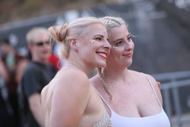 Split: Dolazak posjetitelja na stadion Park Mladeži na kojem započinje Ultra 2025