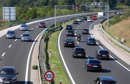 Prometna nesreća na A1 na čvoru Pirovac, u smjeru Zagreba vozi se uz ograničenje brzine