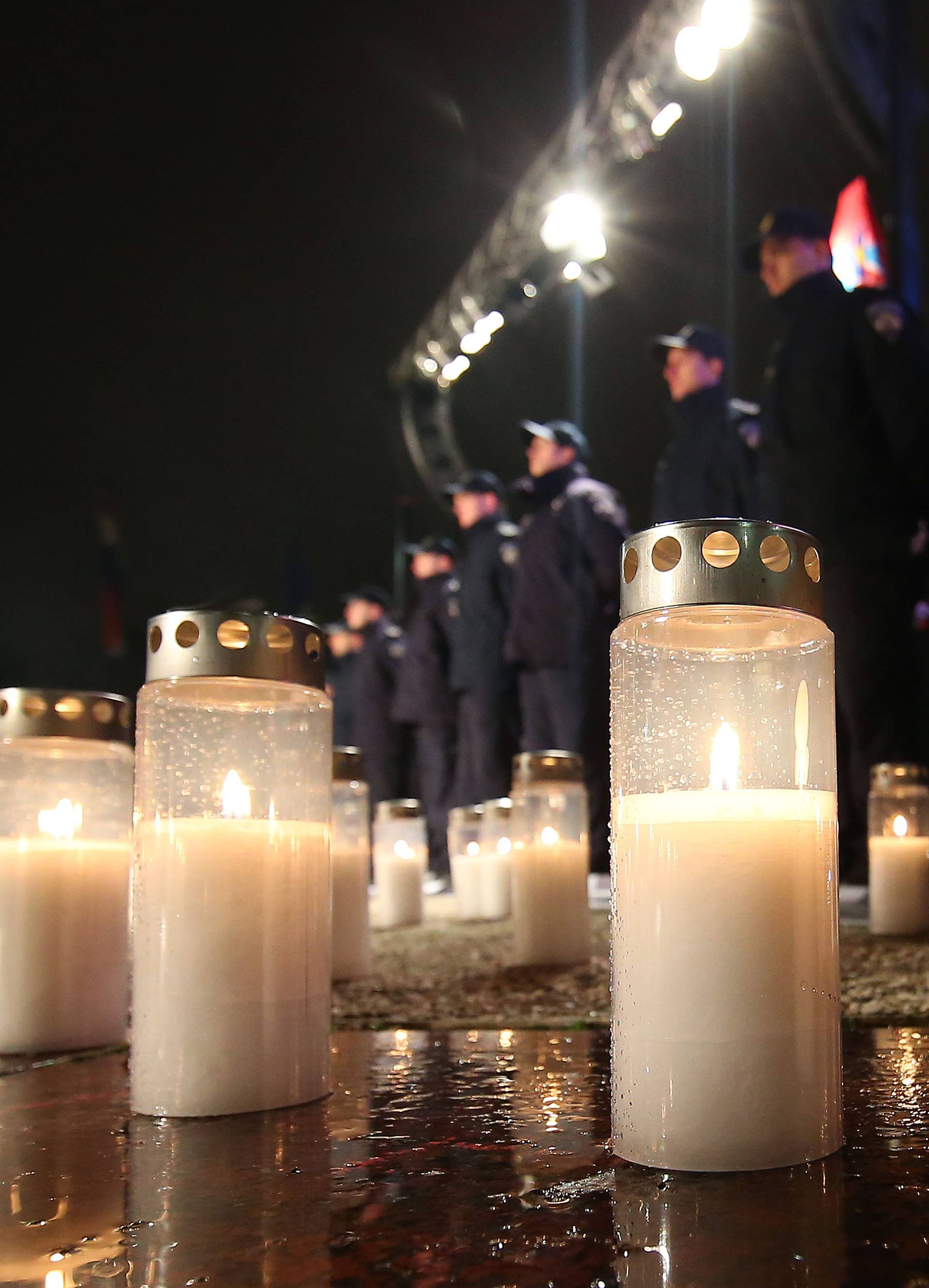 Zagreb: upaljene svijeće u Vukovarskoj