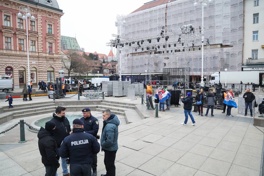 Zagreb: U tijeku je postavljanje bine na glavnom Trgu gdje će biti organiziran doček rukometaša