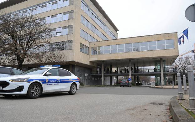 Zagreb: Evakuacija Gradskog poglavarstva zbog dojave o eksplozivnoj napravi
