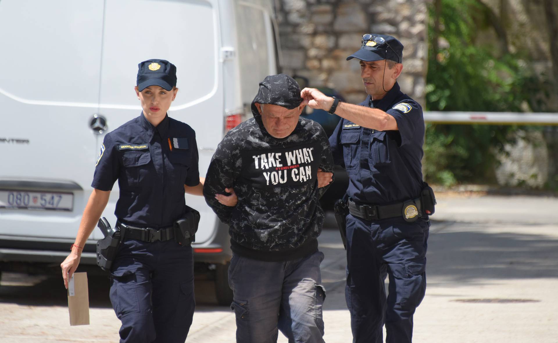 Pula: Muškarac osumnjičen za otmicu priveden u zgradu Županijskog državnog odvjetništa
