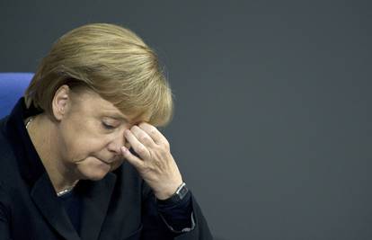 "Merkel si je sama kriva što joj na ruku stavljaju kukasti križ"