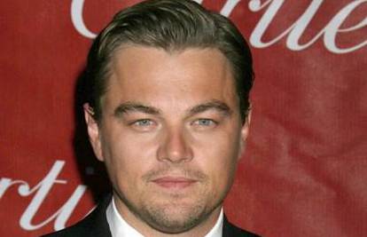 L. DiCaprio: Bilo je teško snimiti seksi scene s Kate