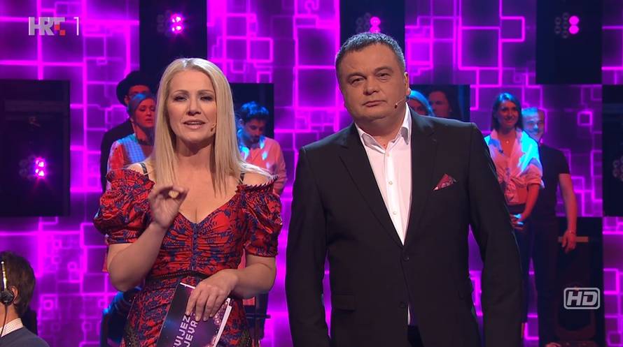 Barbara Kolar 'izbacila' dekolte u showu: Premala ti je haljina?