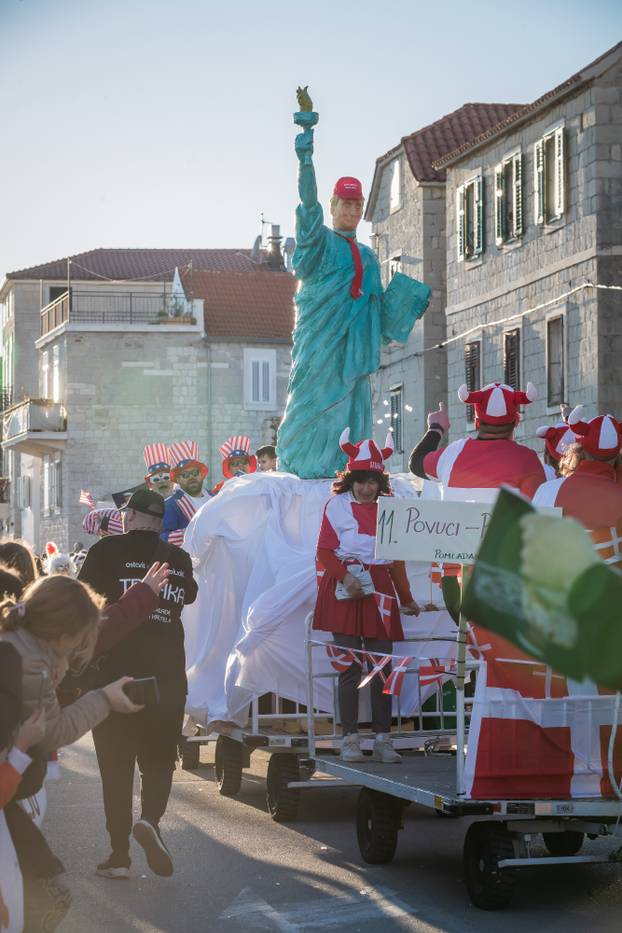 Tito i Ante Pavelić spaljeni kao Krnje u Kaštel Starom