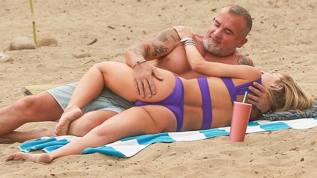 *EXCLUSIVE* AnnaLynne McCord and Dominic Purcell enjoying a beach day