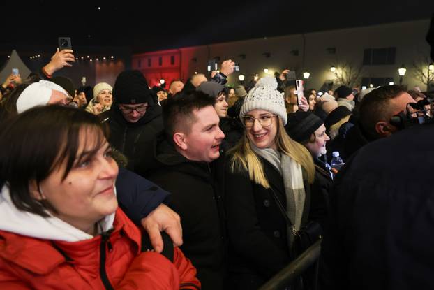 Osječani i njihovi gosti u novu 2026. godinu ušli su uz zvukove legendarnog Miroslava Škore