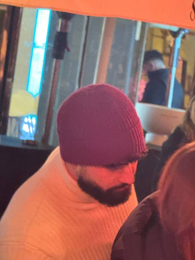 FOTOEKSKLUZIV Joško Gvardiol grlio plavokosu damu u Zagrebu