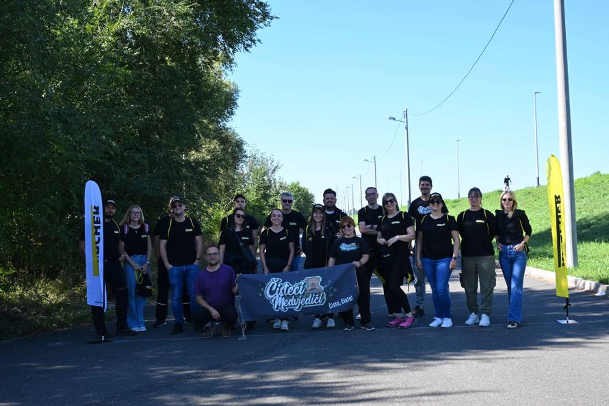 Volonteri udruge Čisteći medvjedići i djelatnici Kärcher Hrvatska u akciji čišćenja podovom Svjetskog dana čišćenja