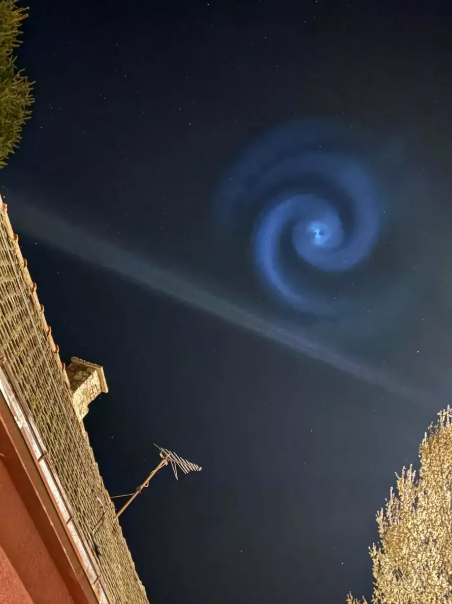 Svjetski mediji raspisali su se o misterioznoj plavoj svjetlosti: 'NLO-alarm iznad Njemačke!'