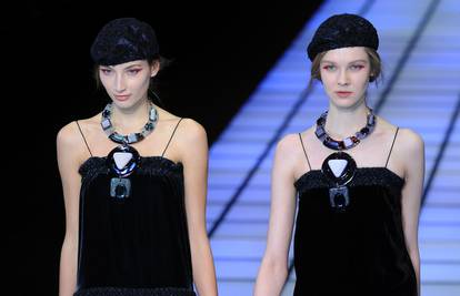 Armanijeve "modne blizanke" pokazale su svu raskoš stila