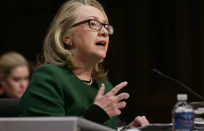 Clinton lupala šakama o stol: Moramo saznati što je bilo!