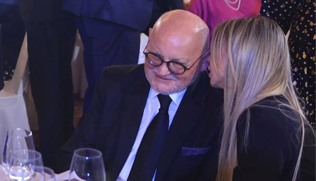 FOTO Elegancija u prvom planu: Pogledajte izdanja 30 godina mlađe supruge Zlatka Mateše