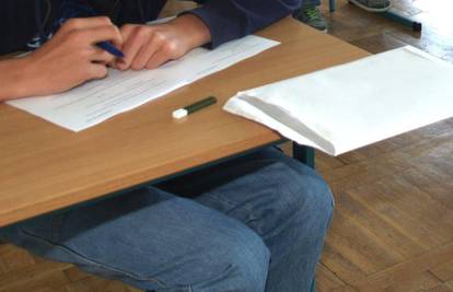 Učenici četvrtih razreda počeli pisati nacionalne ispite, prvo su pisali test iz hrvatskog jezika