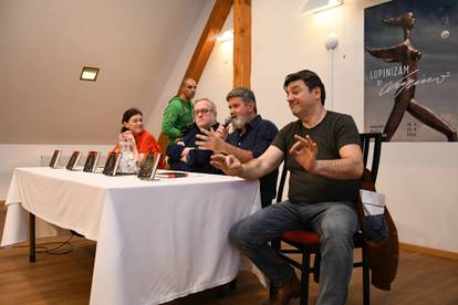 Bjelovar: Emotivni Bogdan Diklić na BOK festu u svom rodnom gradu na promociji svoje knjige pustio suzu