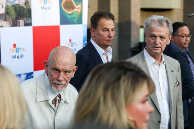 Alexandria: John  Malkovich iznenadio Vatrene u hotelu Aka