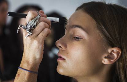 Alati make-up zanata: Veliki vodič kroz funkcije kistova