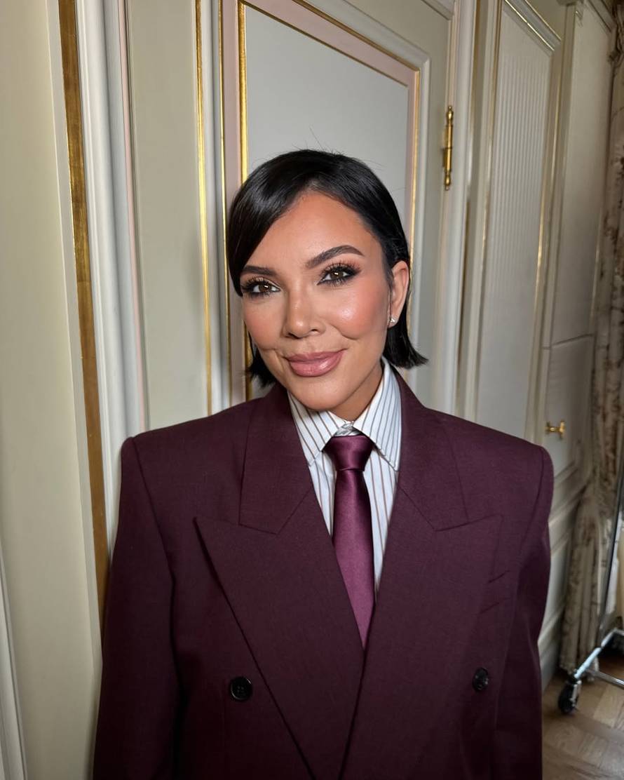 Svi pričaju o novom licu Kris Jenner: 'Na pragu sedamdesete izgleda mlađe od svojih kćeri!'