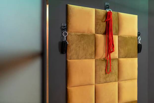 FOTO BDSM stan u Poljskoj je za ljubitelje grube akcije pravi raj!