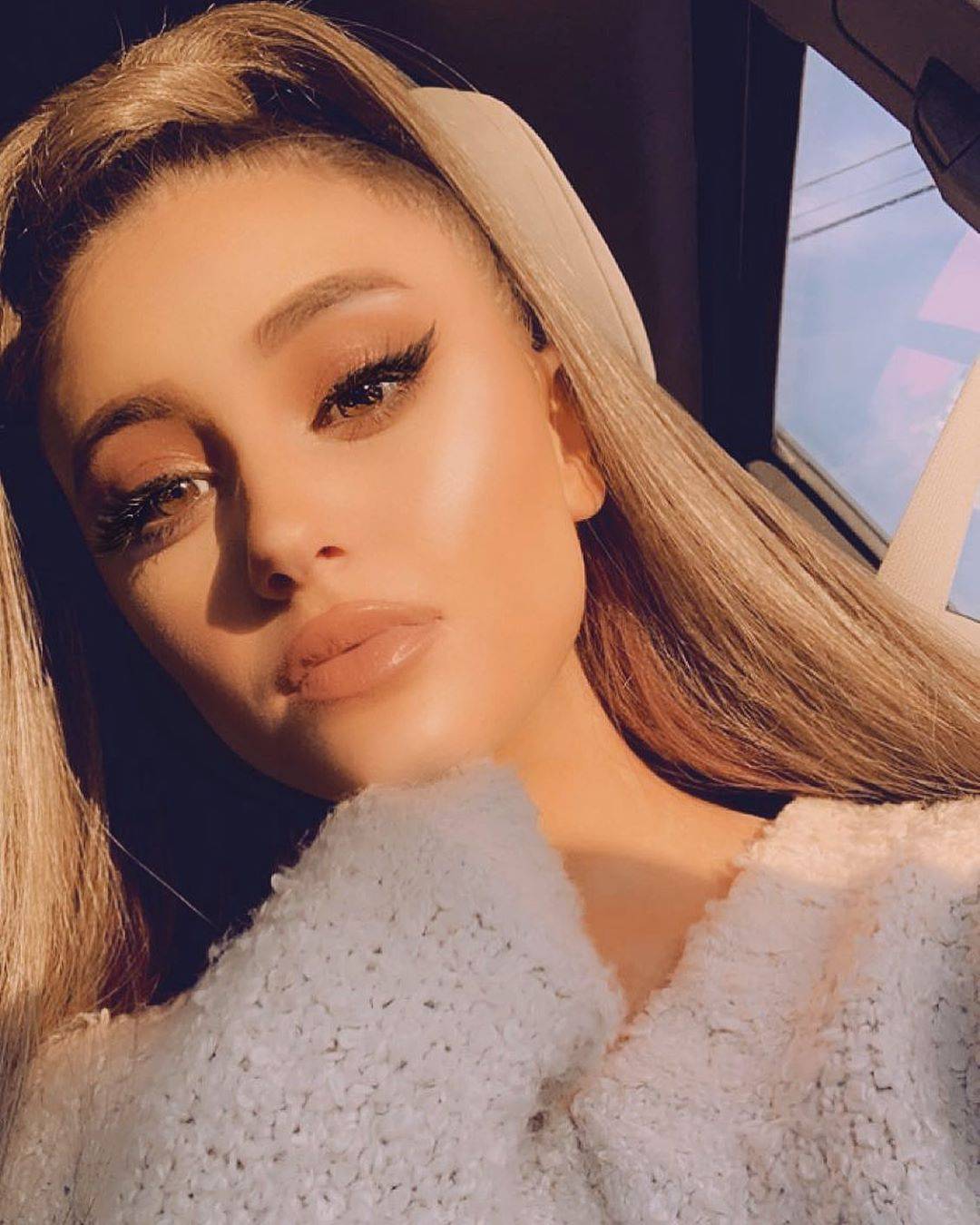 Ariana Grande 'pronašla' svoju blizanku: Nikad nećeš biti ona