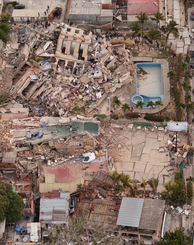 Aftermath of earthquakes in La Guaira