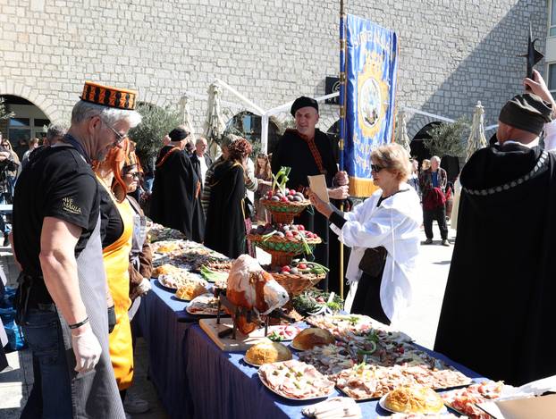 Šibenik: Podjela hrane na uskršnji ponedjeljak