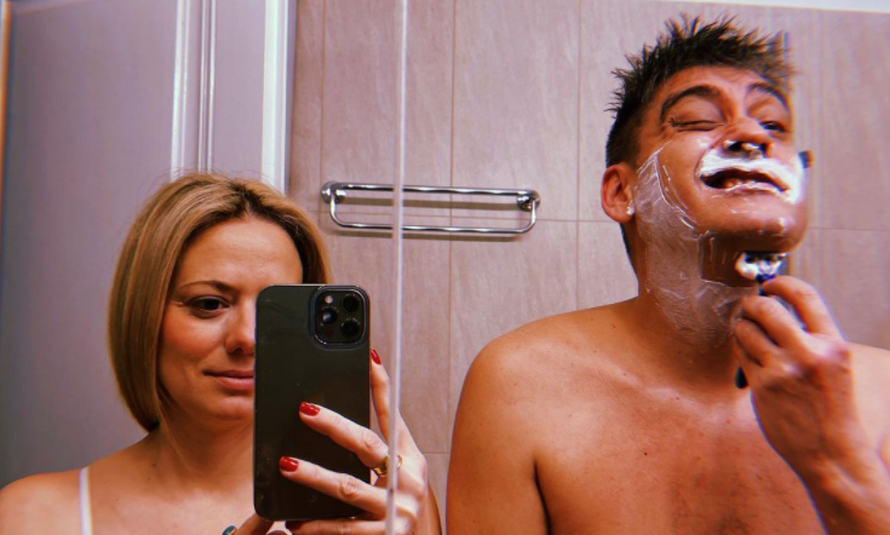 Jelena Veljača pozira, a dečko se brije: 'Kakav skladan par...'