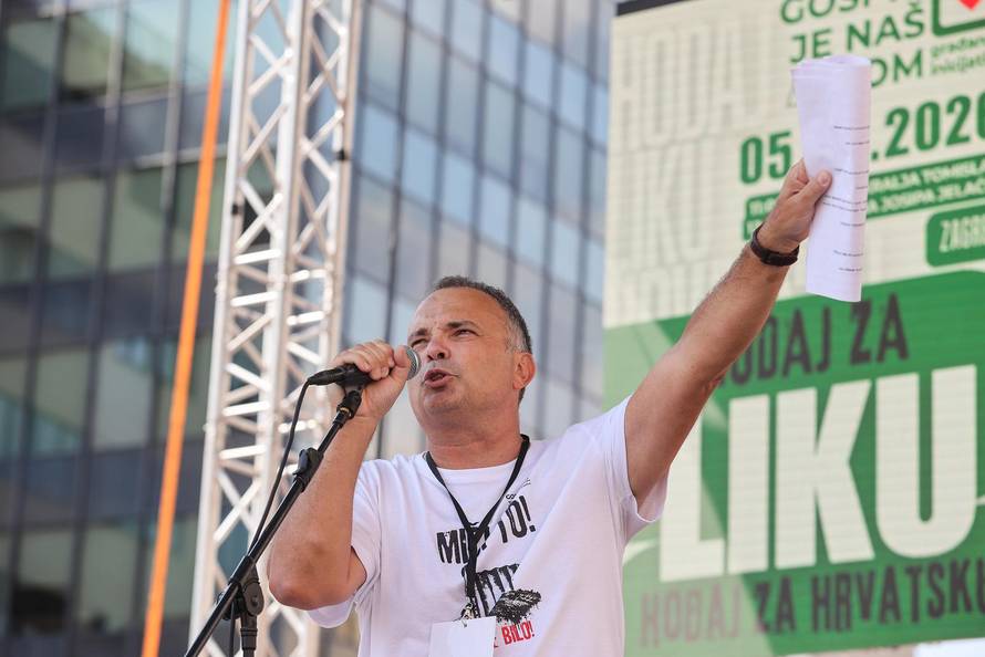 Glavni trg u Zagrebu prepun prosvjednika zbog opasnog otpada u Lici