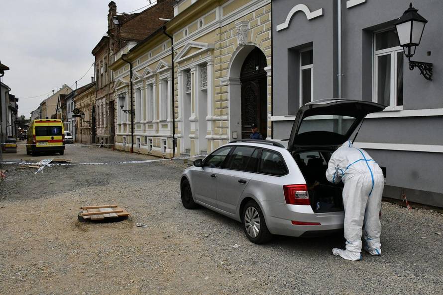 Priveli muškarca u Slavonskom Brodu, susjedi u šoku. 'Čuo sam viku i galamu iz haustora...'