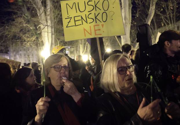 Zagreb: Održan jubilarni 10. Noćni marš za prava žena "Žene – kičma otpora"