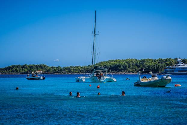 Vela Luka: Uvala Slatina